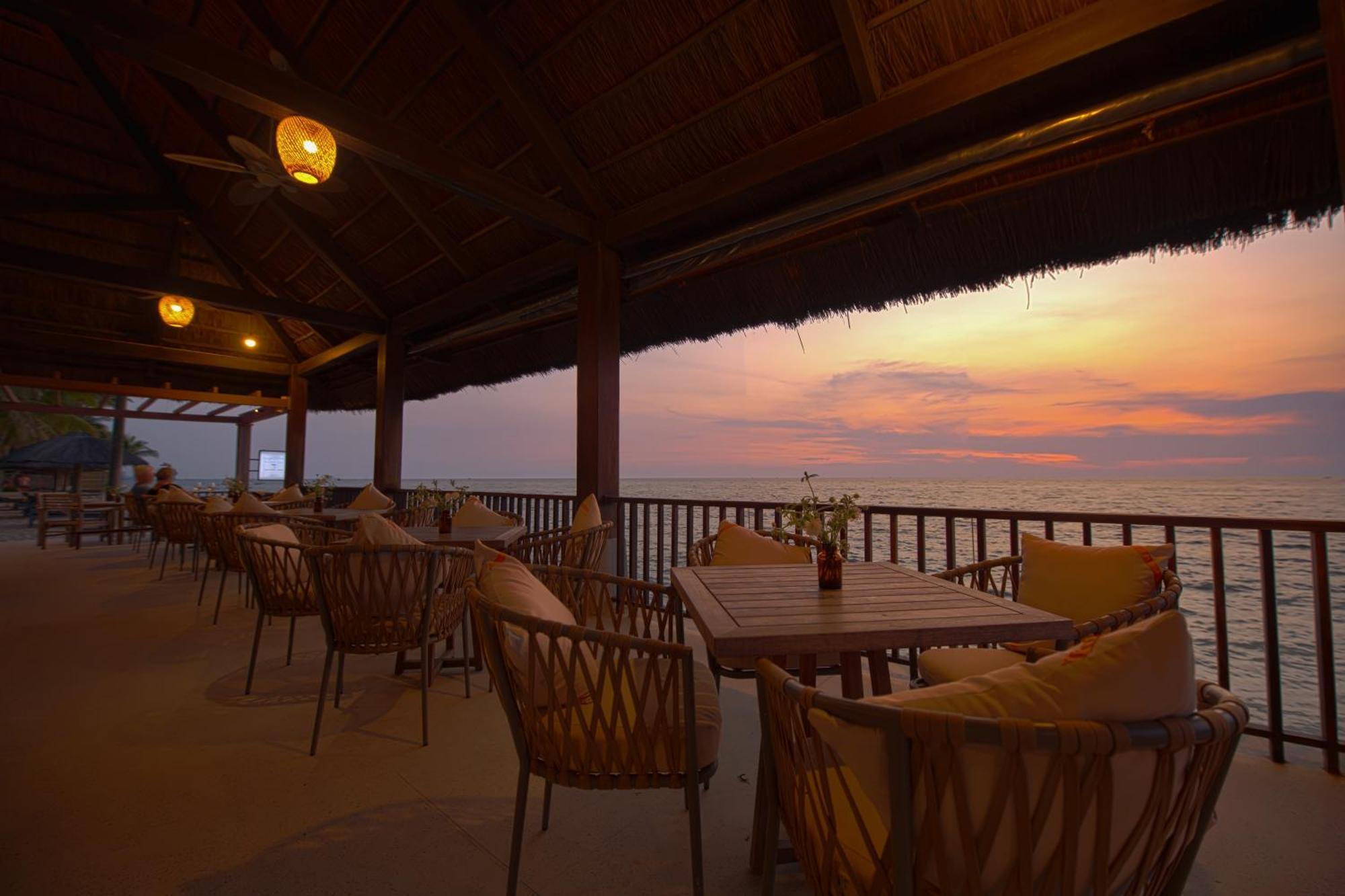 Famiana Resort & Spa - Breakfast Is Served As Brunch 6Am30 To 1Pm Дуонг-Донг Экстерьер фото