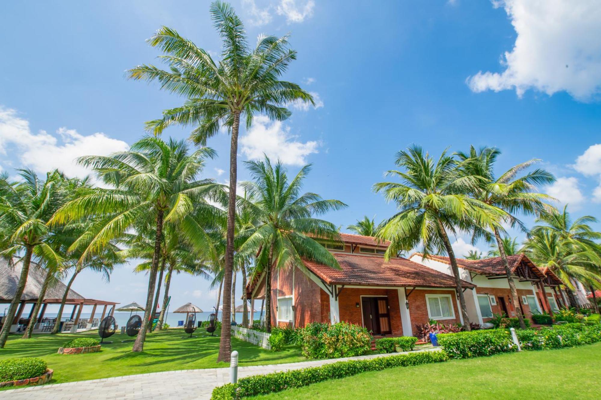 Famiana Resort & Spa - Breakfast Is Served As Brunch 6Am30 To 1Pm Дуонг-Донг Экстерьер фото
