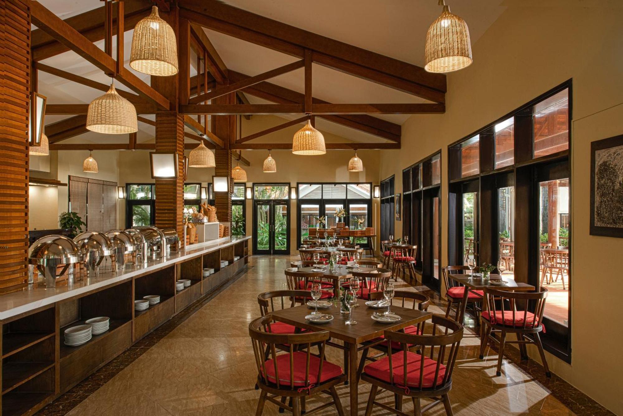 Famiana Resort & Spa - Breakfast Is Served As Brunch 6Am30 To 1Pm Дуонг-Донг Экстерьер фото