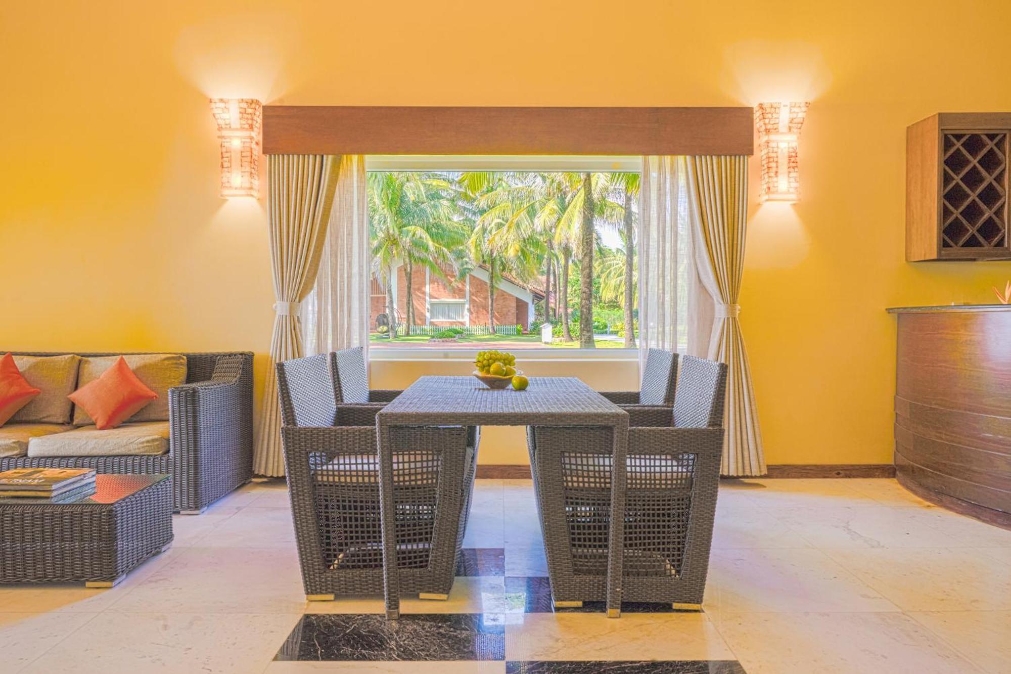Famiana Resort & Spa - Breakfast Is Served As Brunch 6Am30 To 1Pm Дуонг-Донг Экстерьер фото