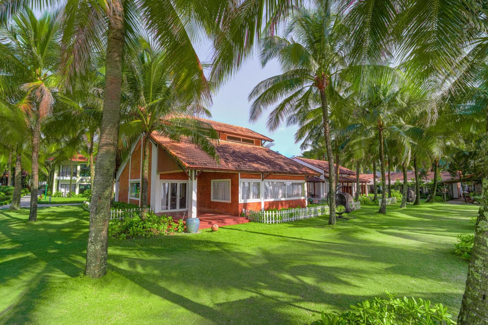 Famiana Resort & Spa - Breakfast Is Served As Brunch 6Am30 To 1Pm Дуонг-Донг Экстерьер фото